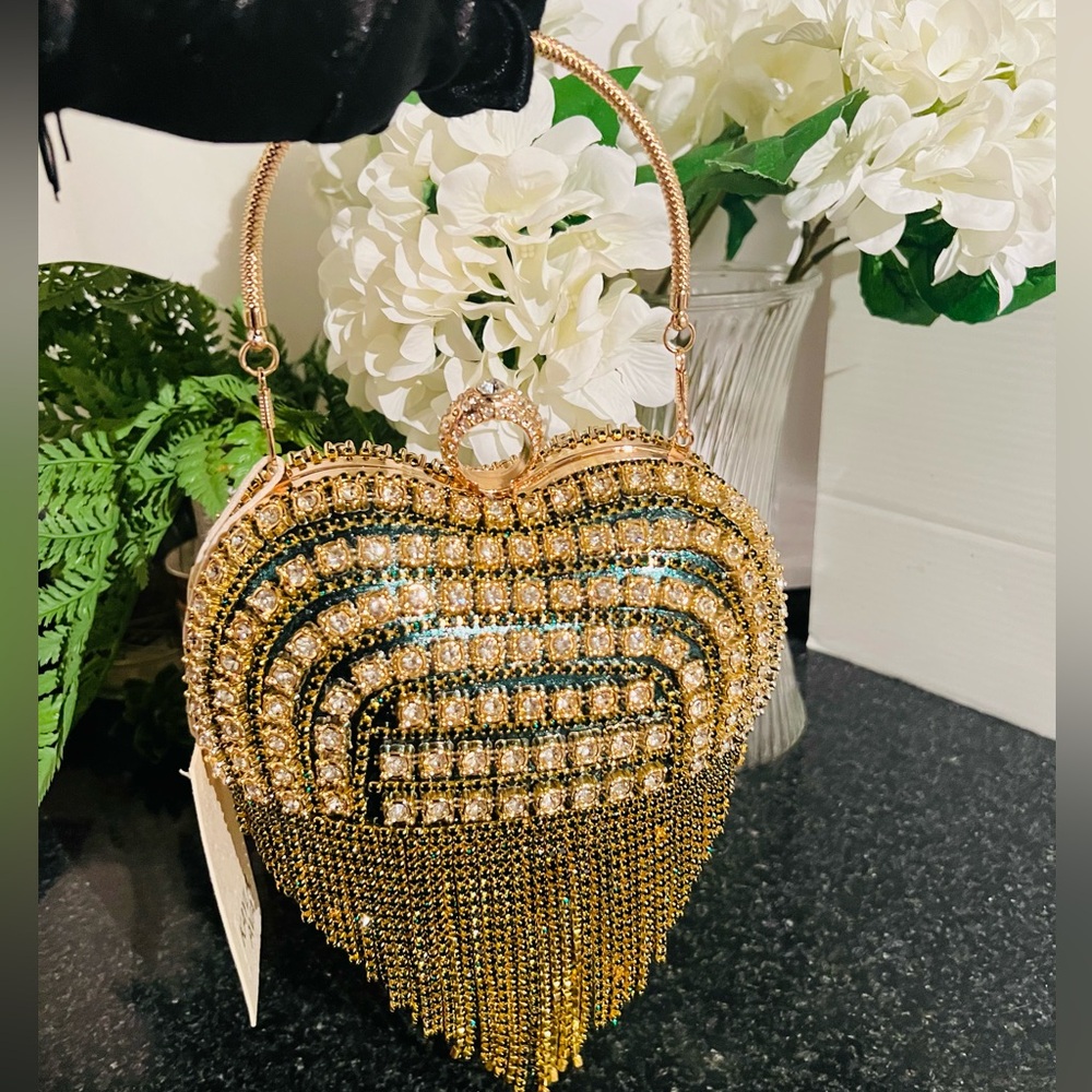 Rhinestone Heart-Shaped Evening Bag NWT - Picture 3 of 9